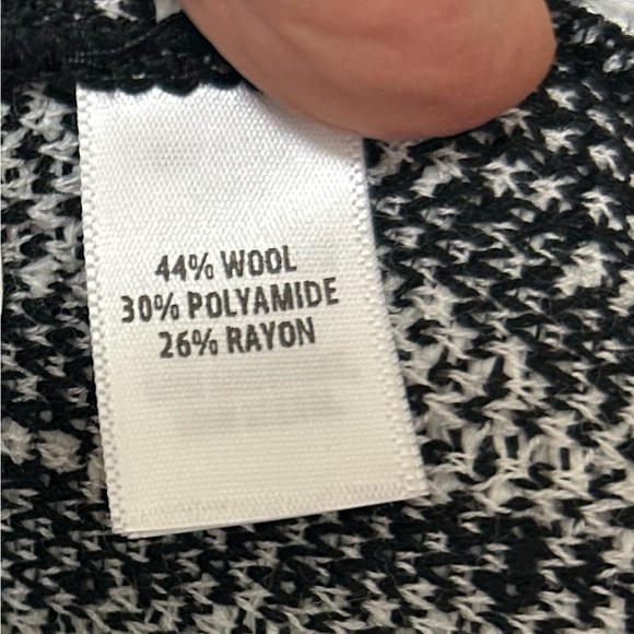 St. John Black & White Diamond Pattern Cardigan - Picture 9 of 9